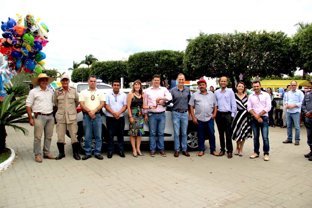 Policia Militar De Campo Verde Recebe Viatura Caminhonete Para